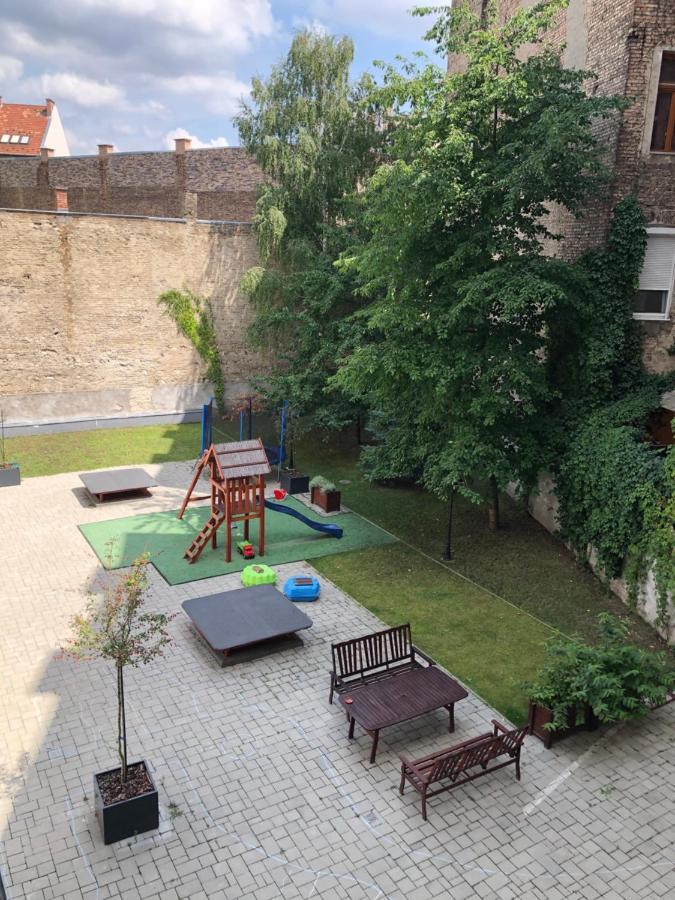 בודפשט Large Apartment With Garage And Terrace מראה חיצוני תמונה